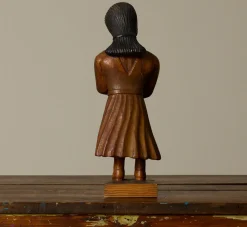 Pierce & Ward ANTIQUE CARVED FOLK ART FIGURE OF WOMAN | Objets D'Art