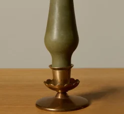 Pierce & Ward HANDS VASE CANDLE IN KOMBU | Candlesticks & Candles