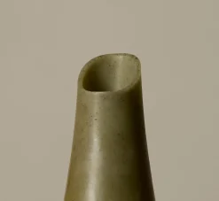 Pierce & Ward HANDS VASE CANDLE IN KOMBU | Candlesticks & Candles
