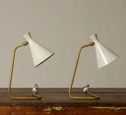 Pierce & Ward PAIR OF CREAM ENAMEL AND BRASS 1950S ITALIAN TABLE LAMPS WITH CURVED BRASS BASE | Lighting