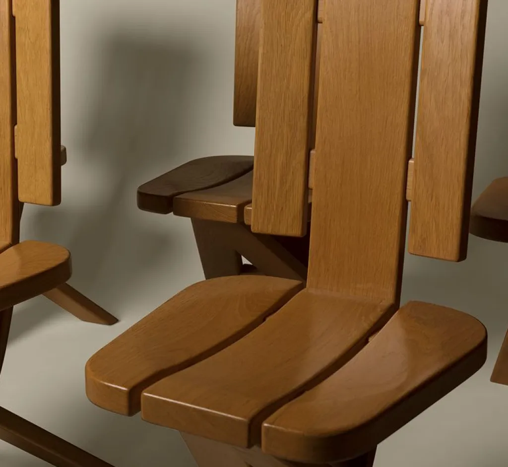 Pierce & Ward SET OF FOUR FRENCH SCULPTURAL OAK CHAIRS BY EBÉNISTERIE SELTZ | Furniture