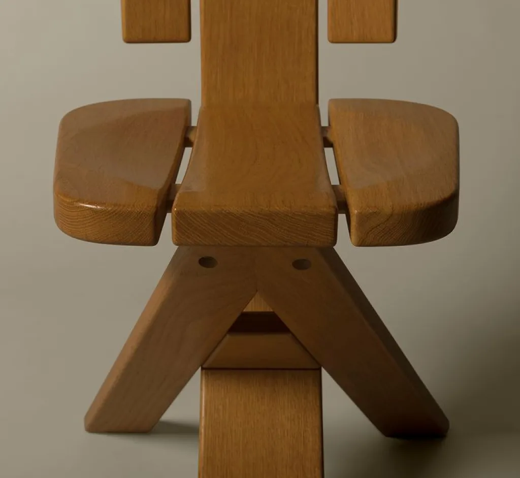 Pierce & Ward SET OF FOUR FRENCH SCULPTURAL OAK CHAIRS BY EBÉNISTERIE SELTZ | Furniture