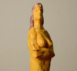 Pierce & Ward STUDIO ART SEATED WOMAN SCULPTURE | Ceramics | Objets D'Art
