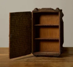 Pierce & Ward 19TH CENTURY TRAMP ART DRESSER BOX | Boxes